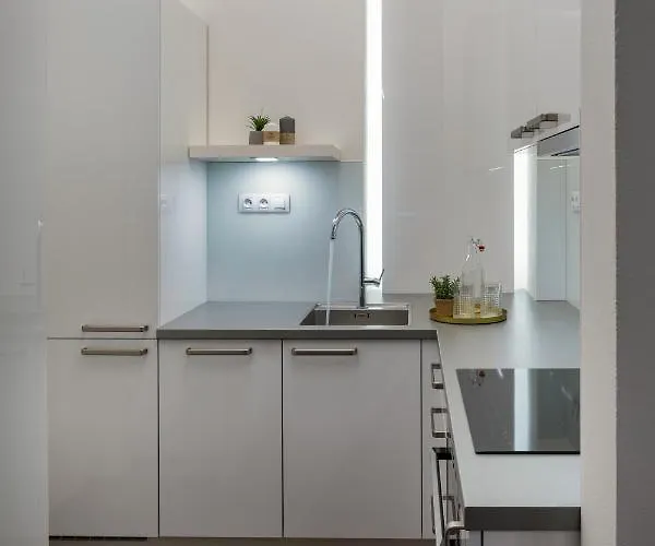 Days - Elegant Open-plan In Old Town Apartment Prague
