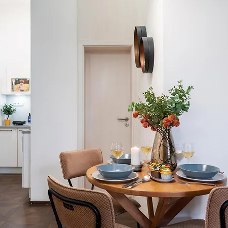 Daire Days - Elegant Open-plan In Old Town