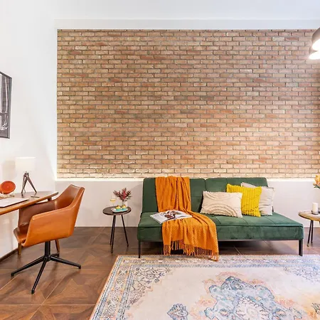 Days - Elegant Open-plan In Old Town Daire *