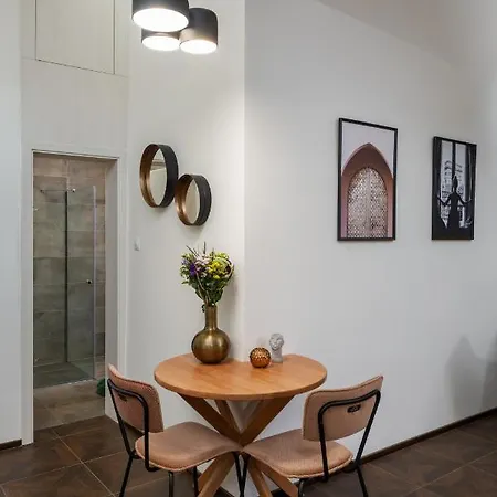 Daire Days - Elegant Open-plan In Old Town