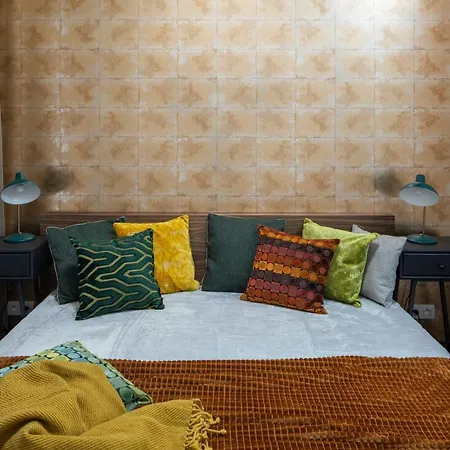 Days - Elegant Open-plan In Old Town Daire *